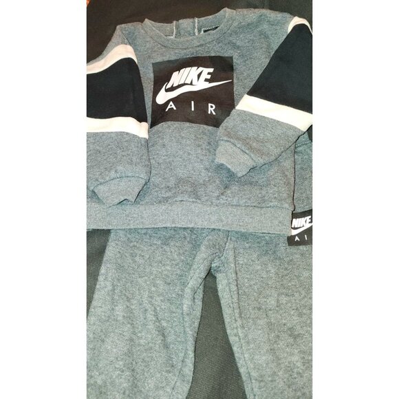 Nike Air Toddler Sweatshirt & Jogger Set 18M Gray - Picture 2 of 9